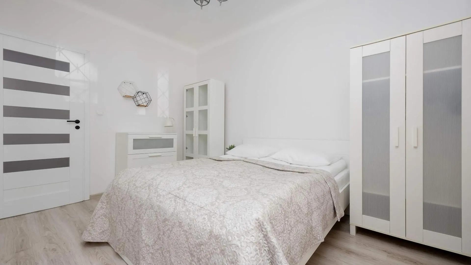 Modern & Bright Apartment Promenada Park Mokotow Warsaw By Noclegi Renters 0*,
